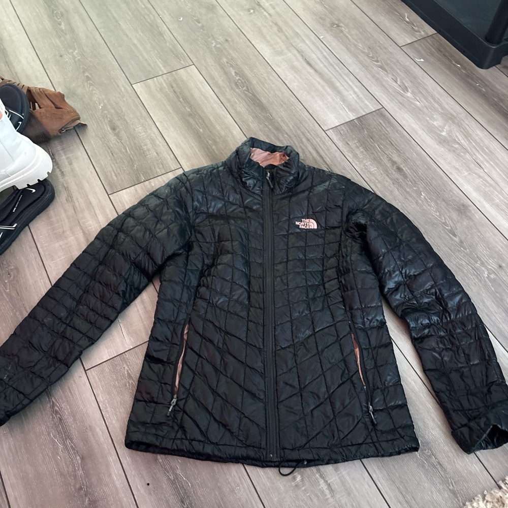 NFS SOLD 
The North Face Women's Black Puffer Jacket